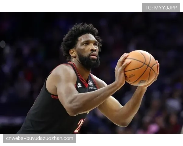 评论:太阳三巨头合体胜率不足五成,昂贵阵容面临解体压力 评论:太阳三巨头合体胜率不足五成,昂贵阵容面临解体压力